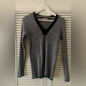 Democracy Women’s Black & Gray V-Neck Ribbed Sweater SZ M